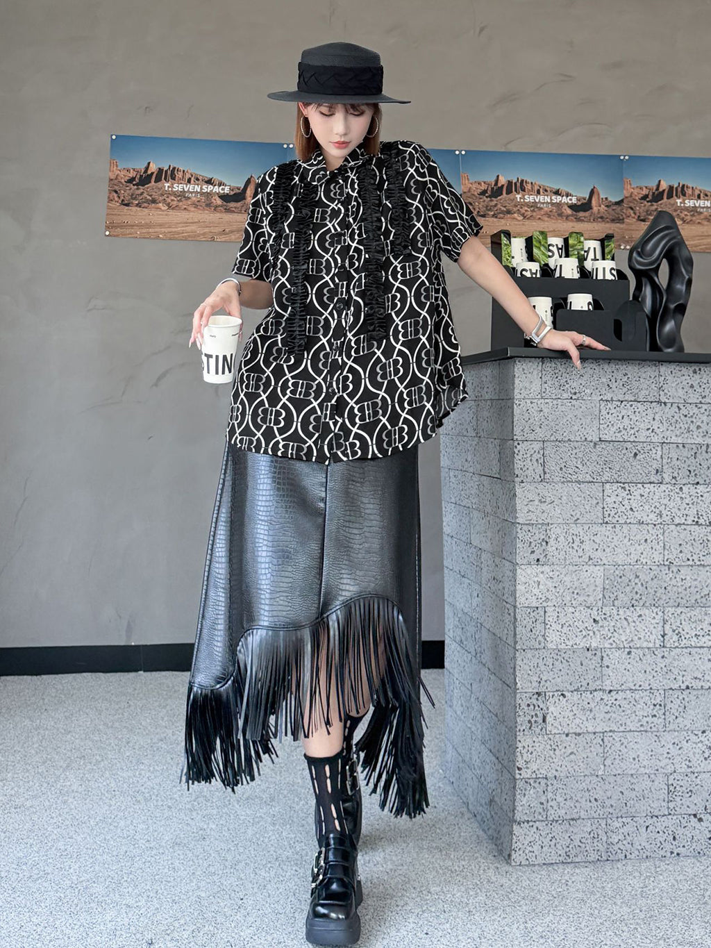 Logo pattern ruffle blouse 