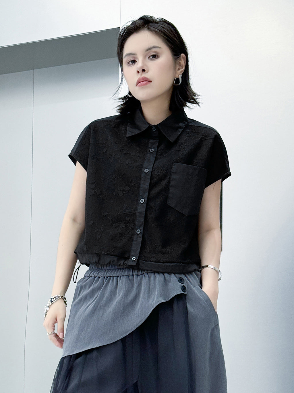 Flower jacquard cropped shirt