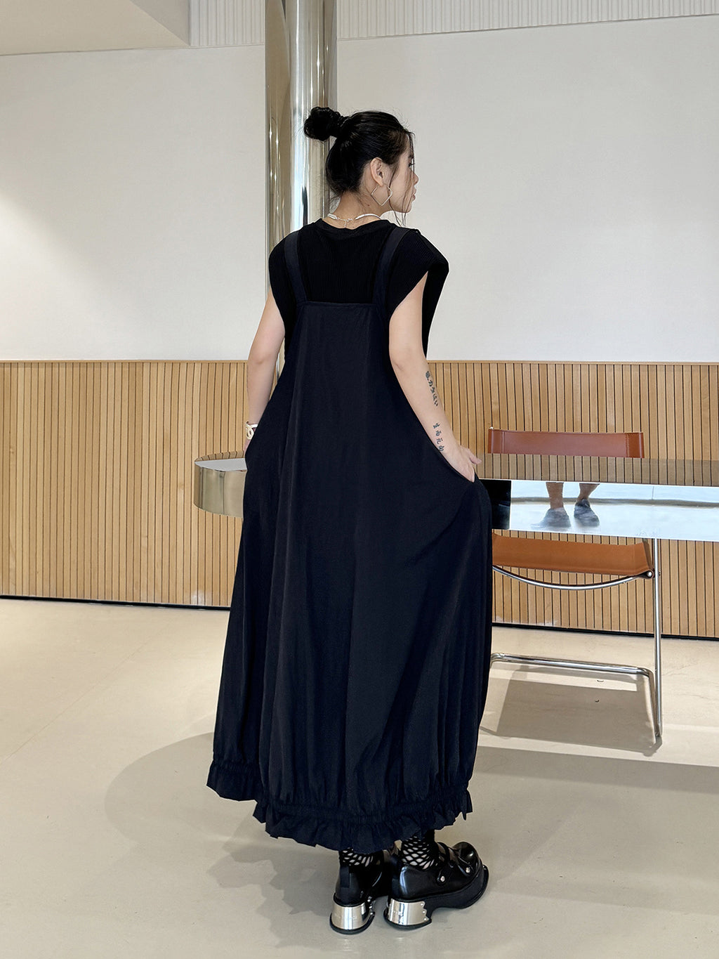 Shoulder belt gathered dress 