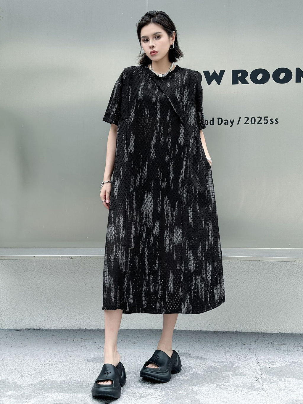 Gradient mesh straight dress 