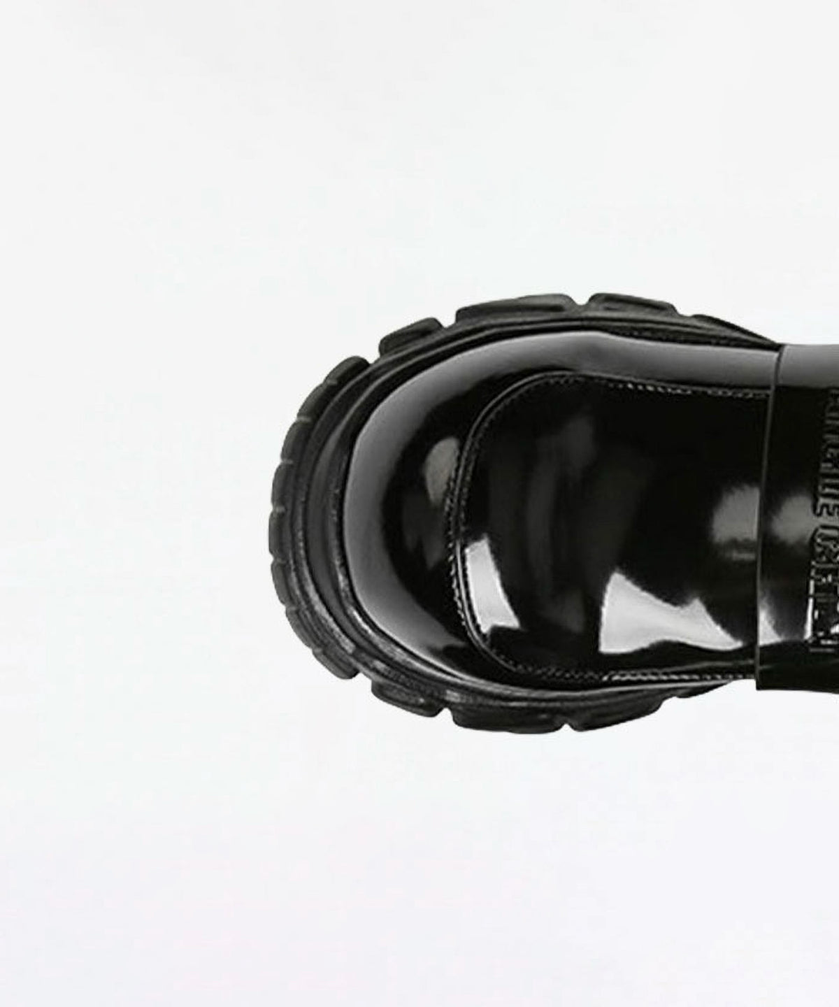 Back Chain Shoes