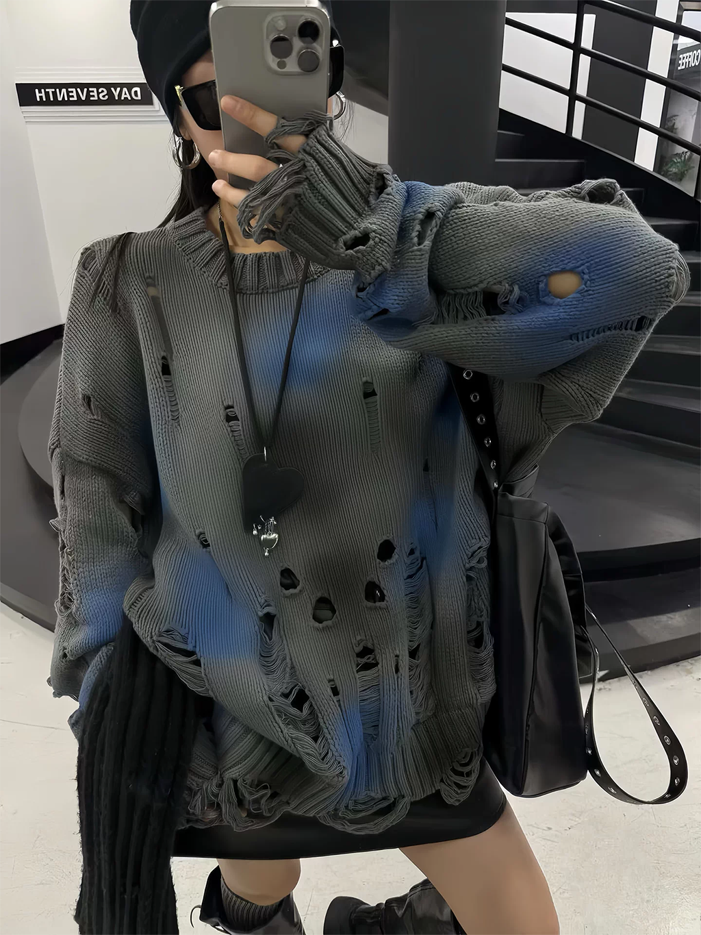 スプレーダイダメージニット グレー