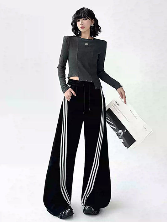 Line Detail Sweatpants