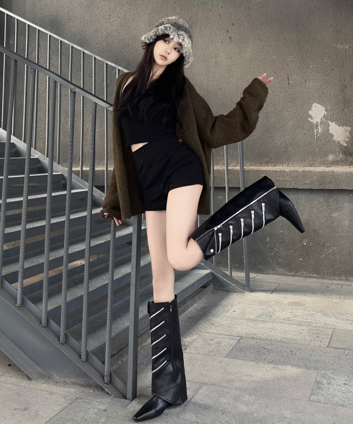 Zip-cover long boots