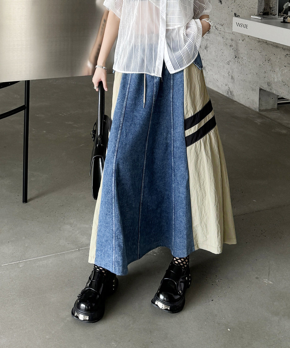 Side Switch Flare Denim Skirt