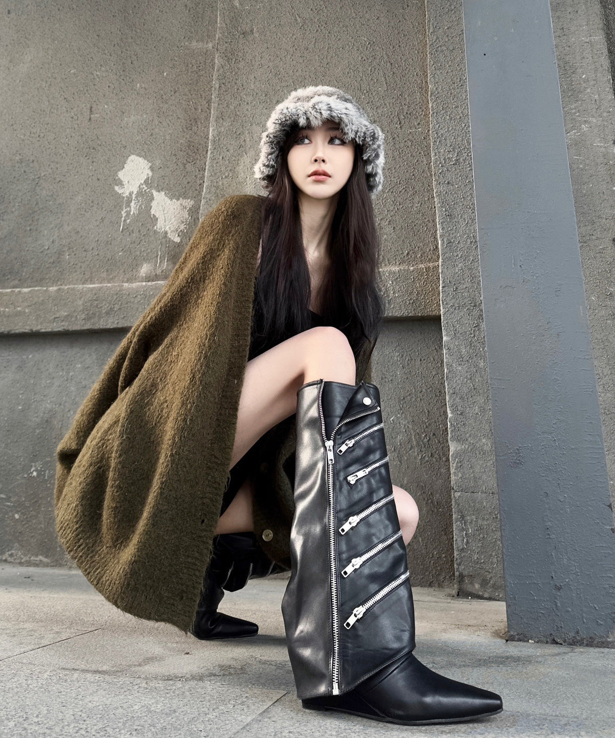 Zip-cover long boots
