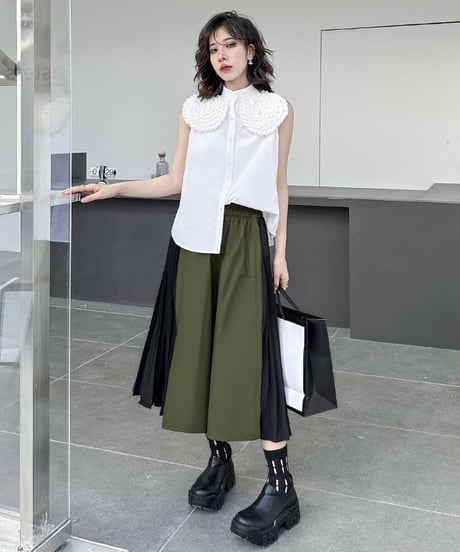 Side pleated wide pants