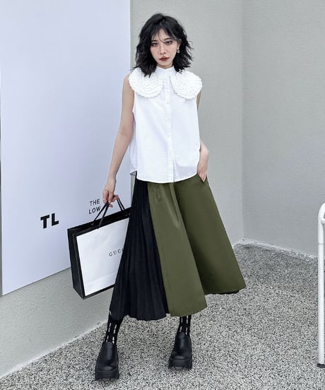 Side pleated wide pants