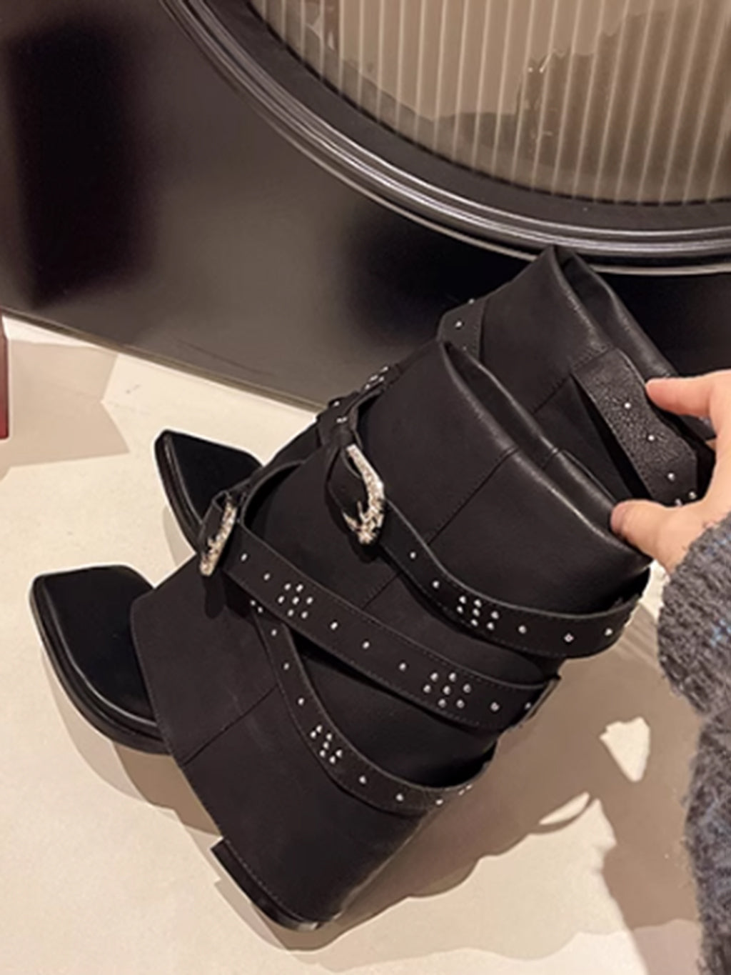 Studded buckle heel cover sandals