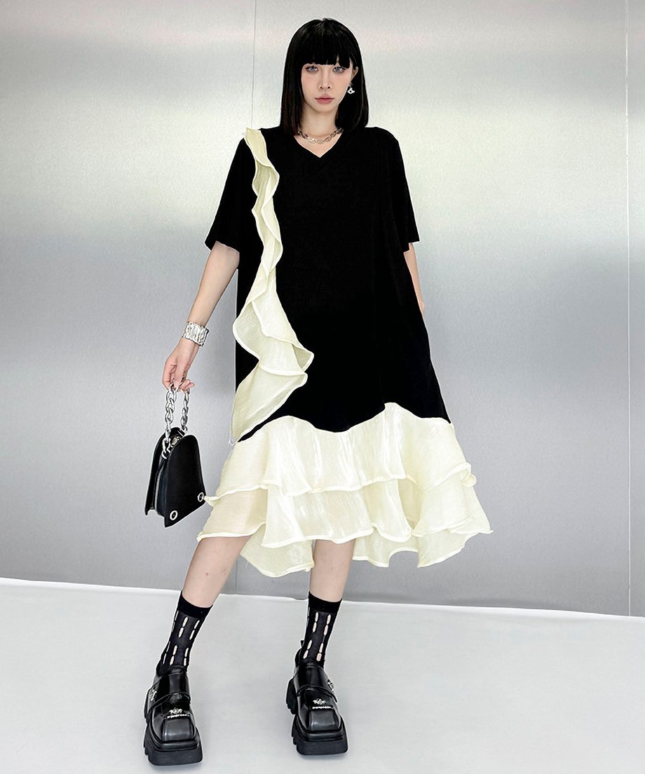 V-neck ruffle dress