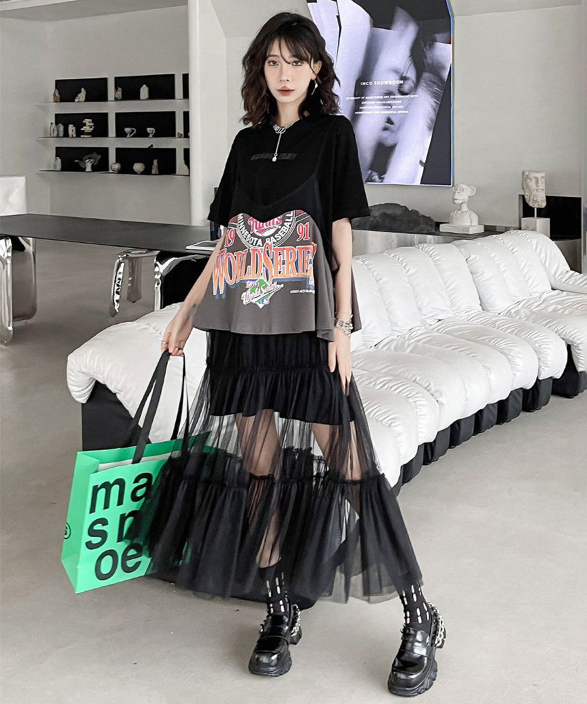 Loose T-shirt and mesh dress 