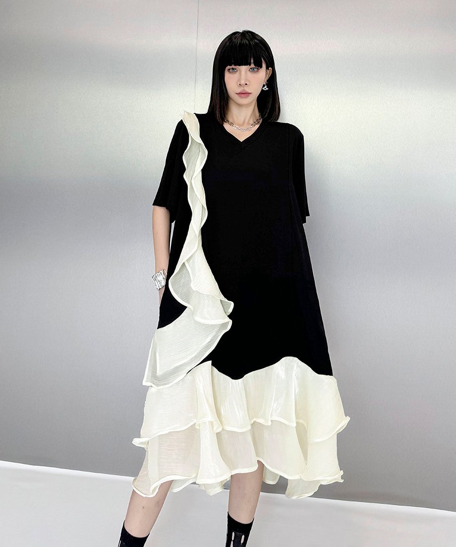 V-neck ruffle dress