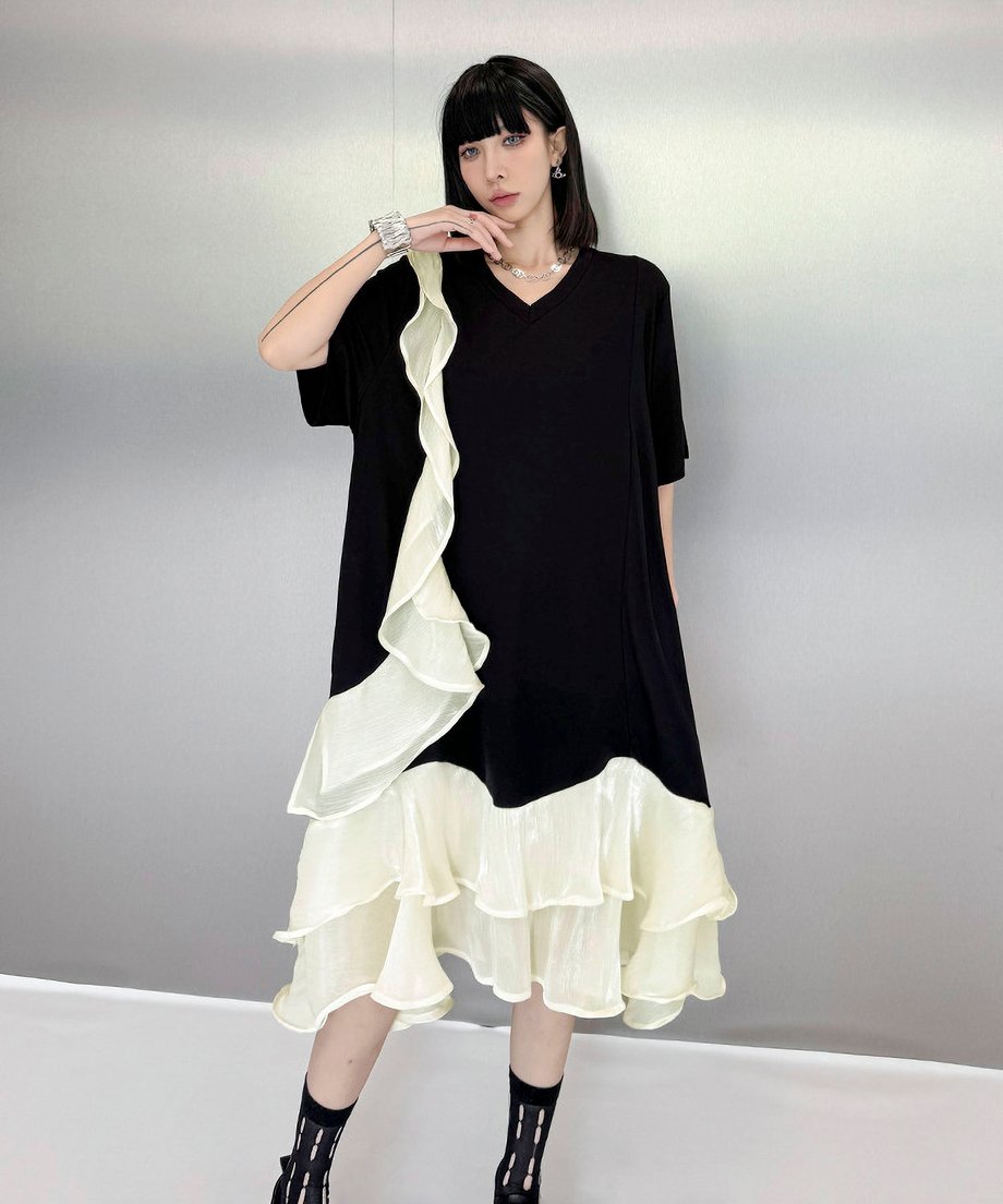 V-neck ruffle dress
