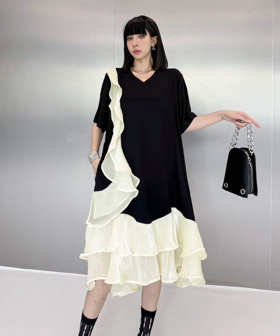 V-neck ruffle dress