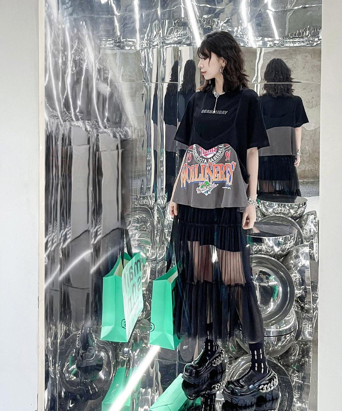 Loose T-shirt and mesh dress 