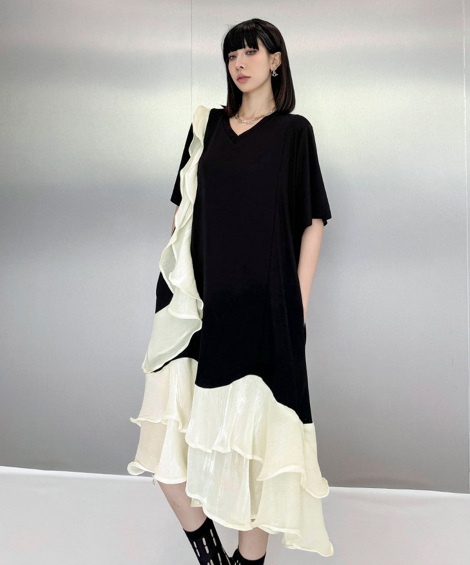 V-neck ruffle dress