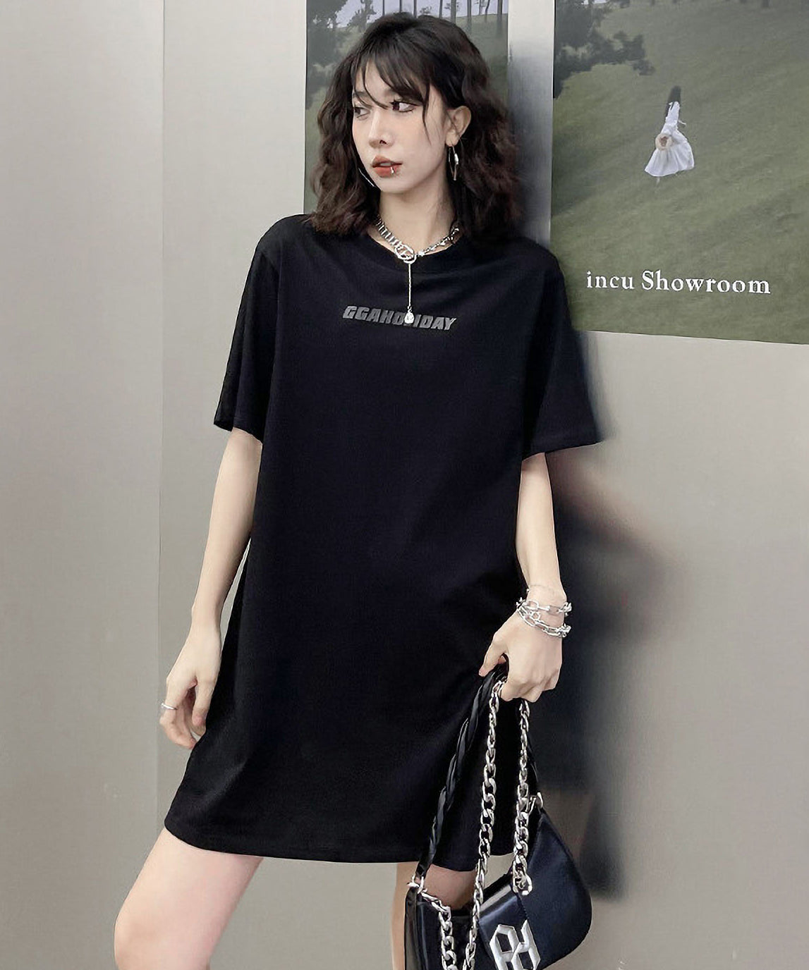 Loose T-shirt and mesh dress 