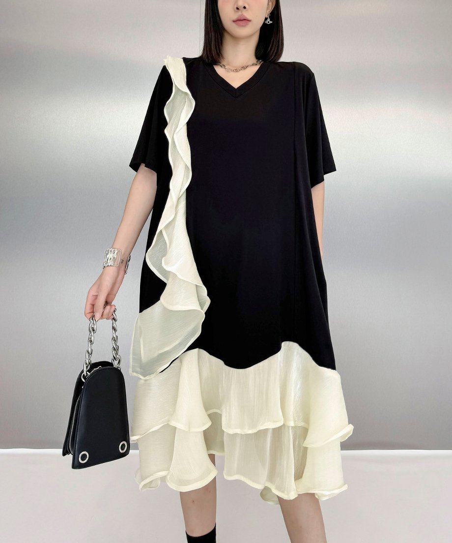 V-neck ruffle dress