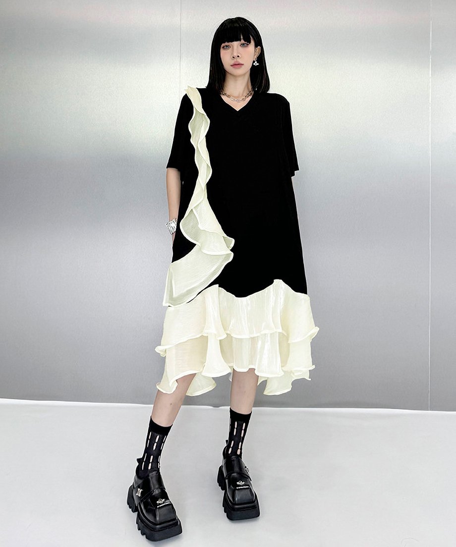 V-neck ruffle dress