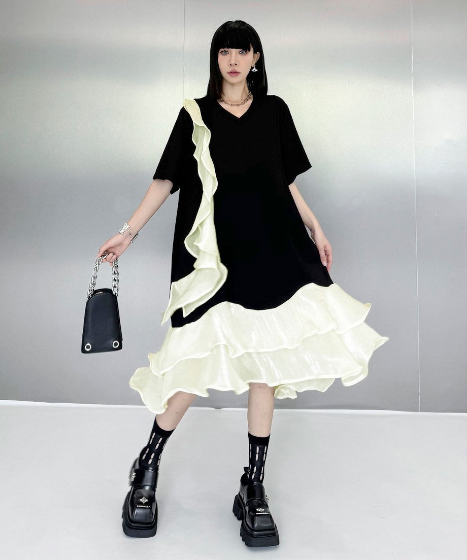 V-neck ruffle dress