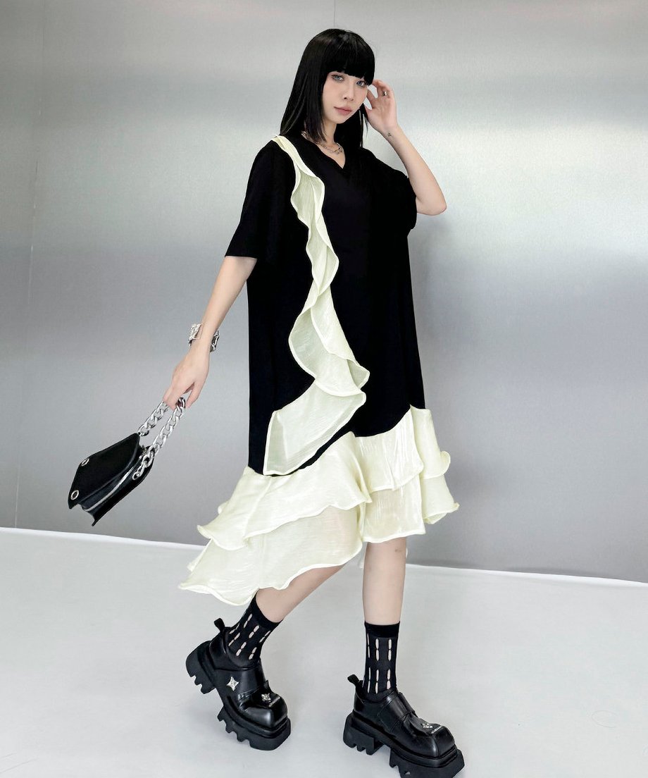 V-neck ruffle dress