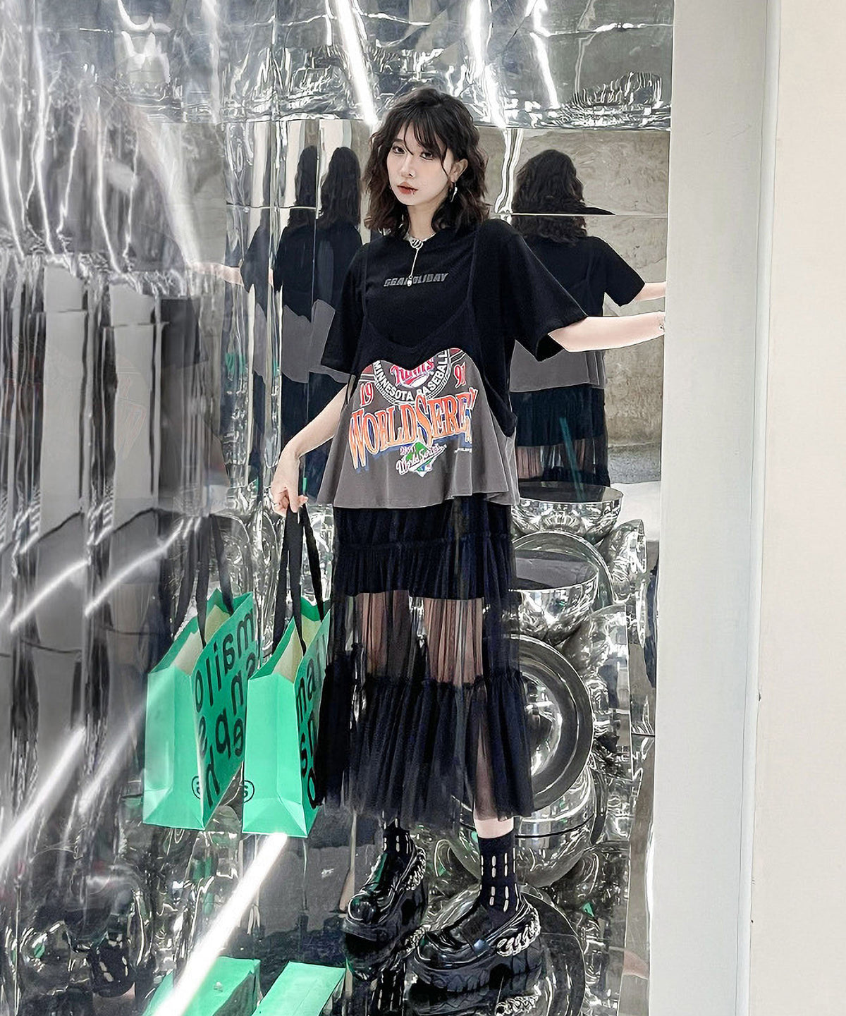 Loose T-shirt and mesh dress 