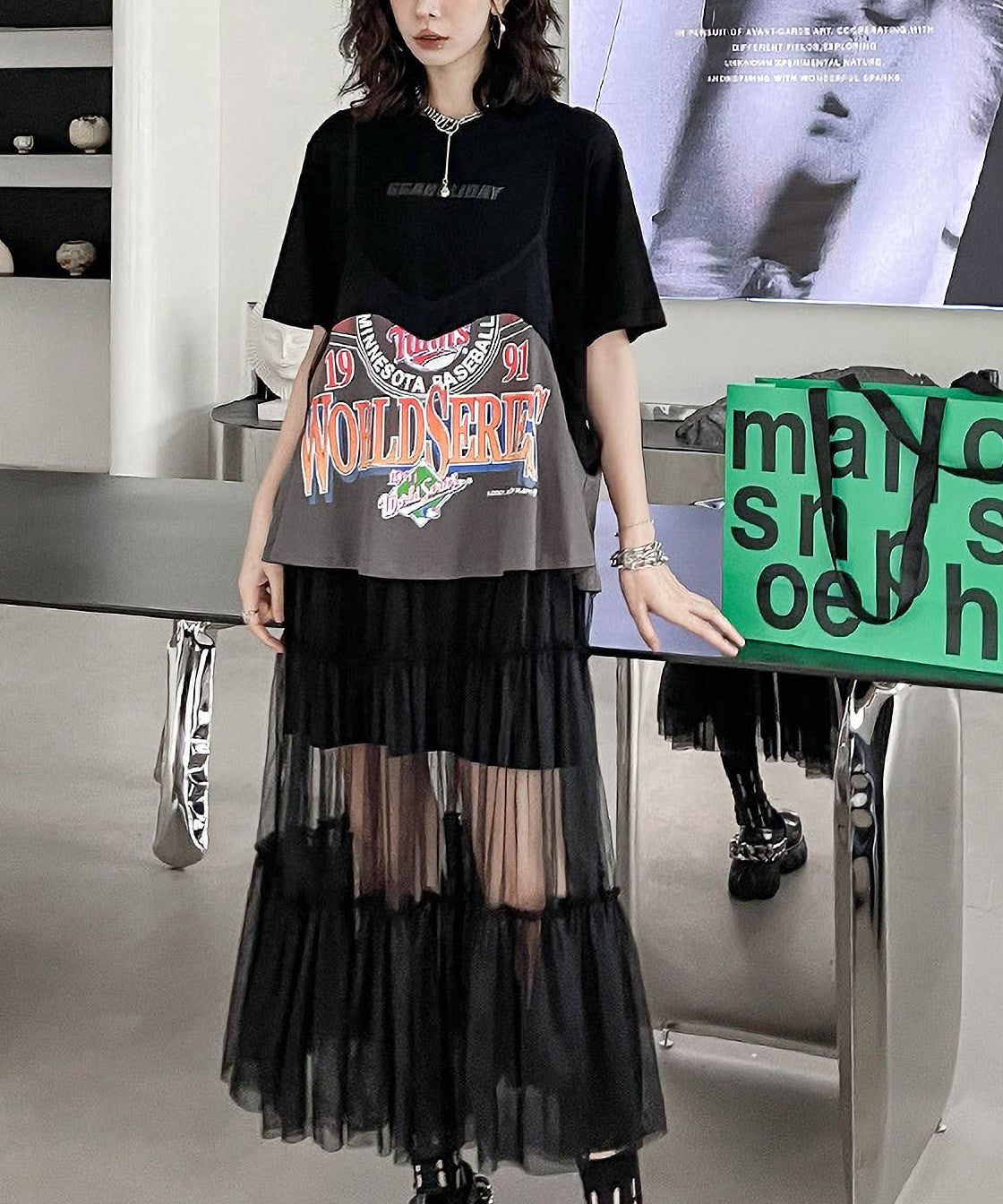 Loose T-shirt and mesh dress 