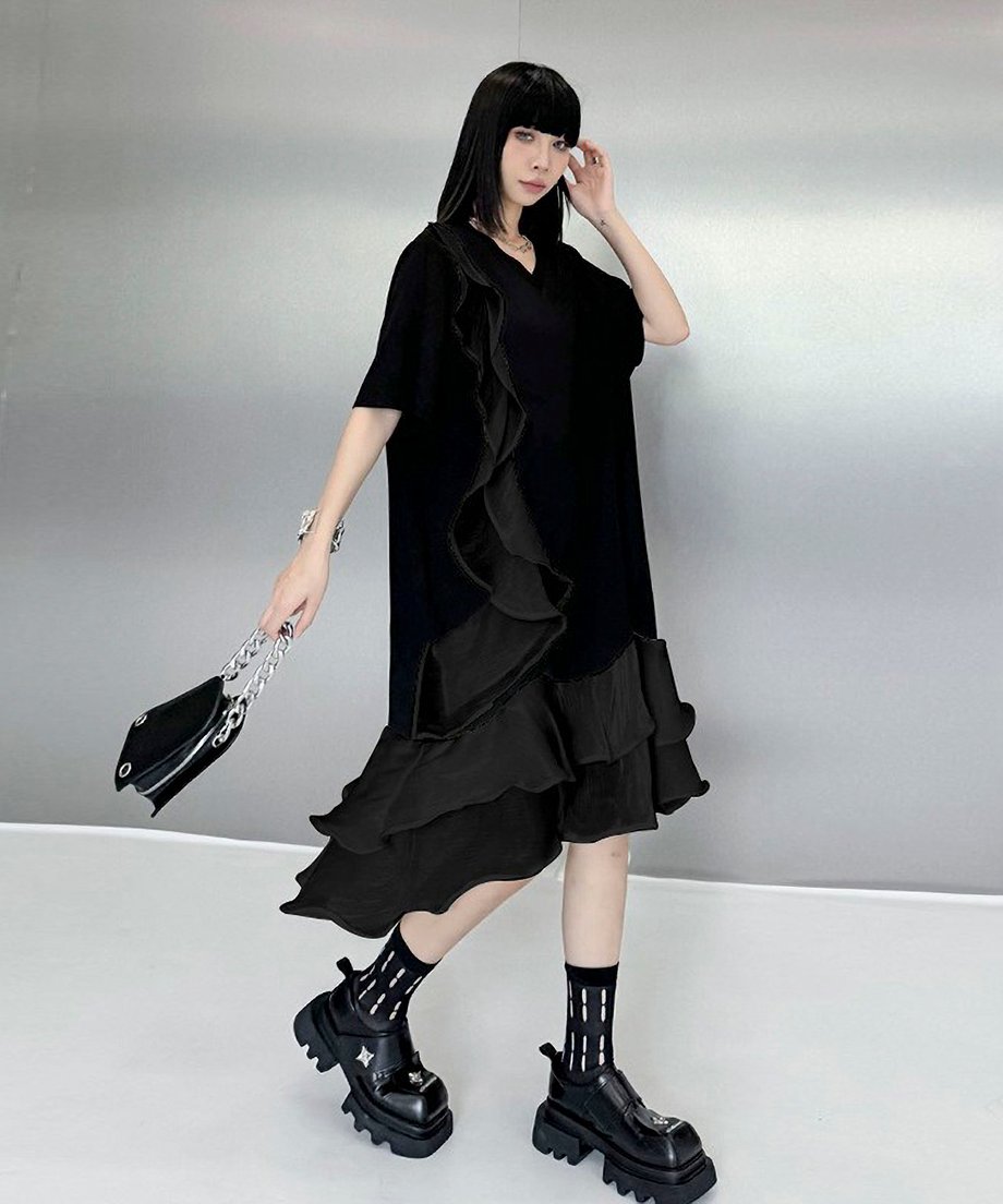 V-neck ruffle dress