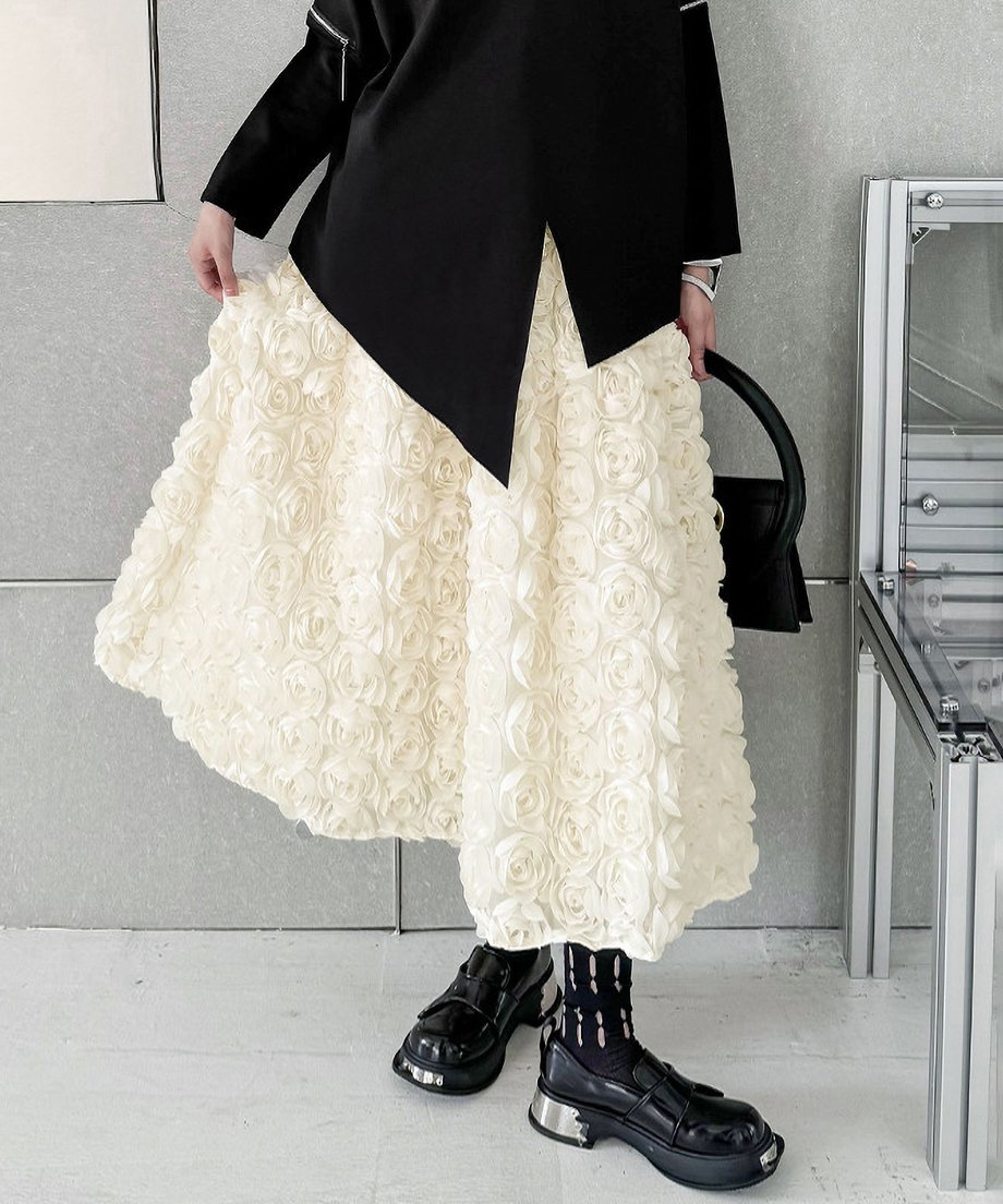 Three-dimensional flower skirt